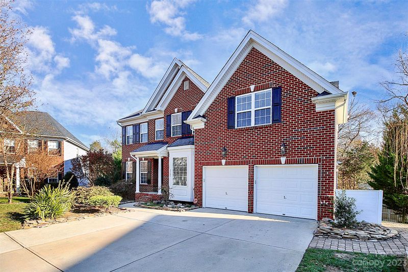 2103 Oakcliffe Ct, Harrisburg, NC 28075
