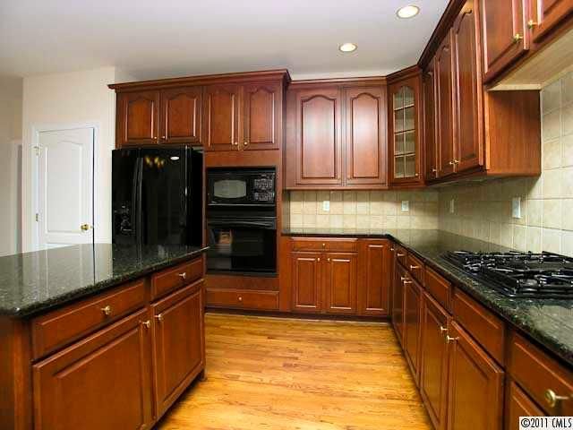 705 Ashgrove Ln, Charlotte, NC 28270