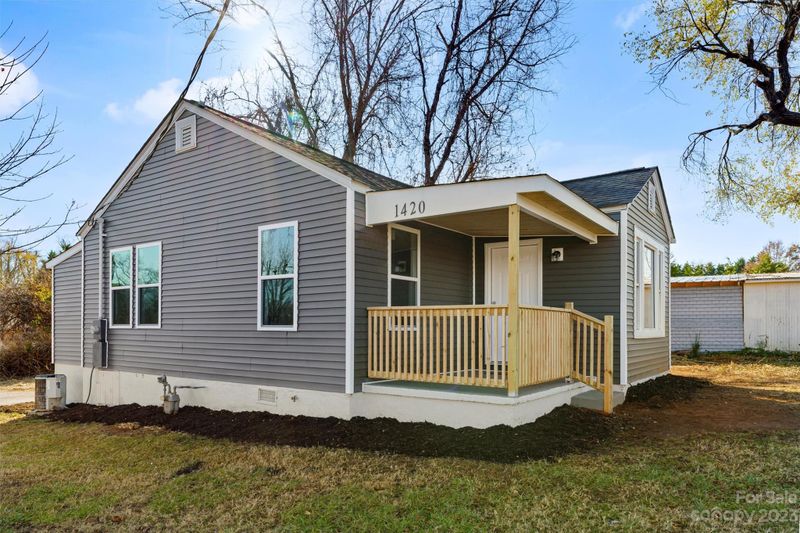 1420 16th St NE, Hickory, NC 28601
