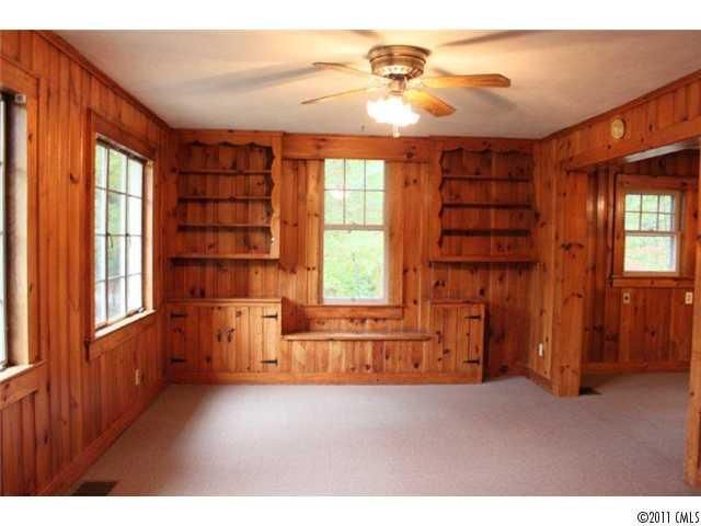 2357 NE 11th Ave, Hickory, NC 28601