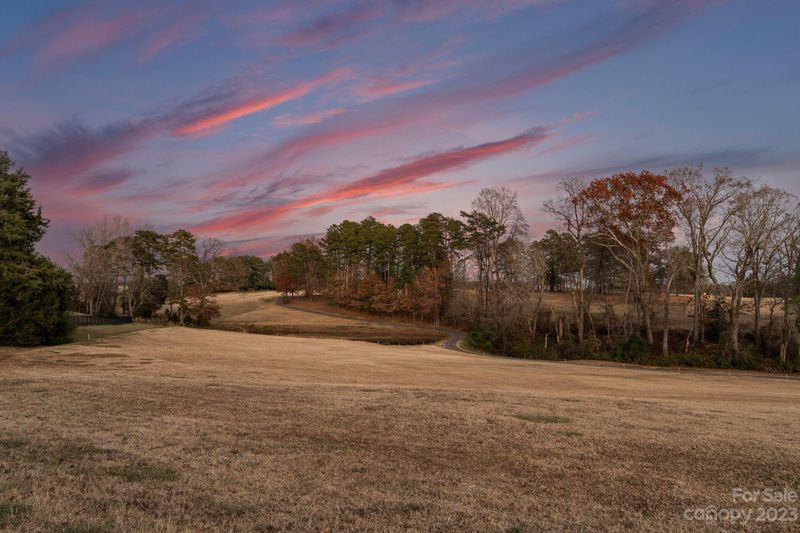 155 Sandtrap Dr, Statesville, NC 28677