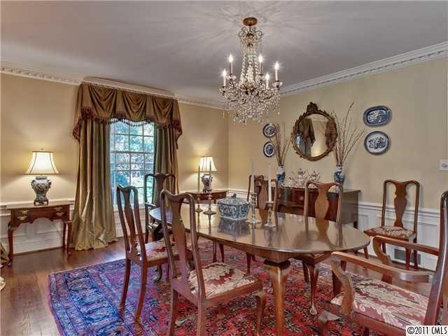 2054 E Queens Rd, Charlotte, NC 28207