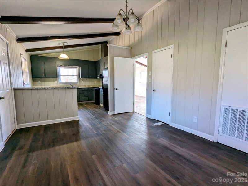 841 Squirrel Hill Rd, Charlotte, NC 28213