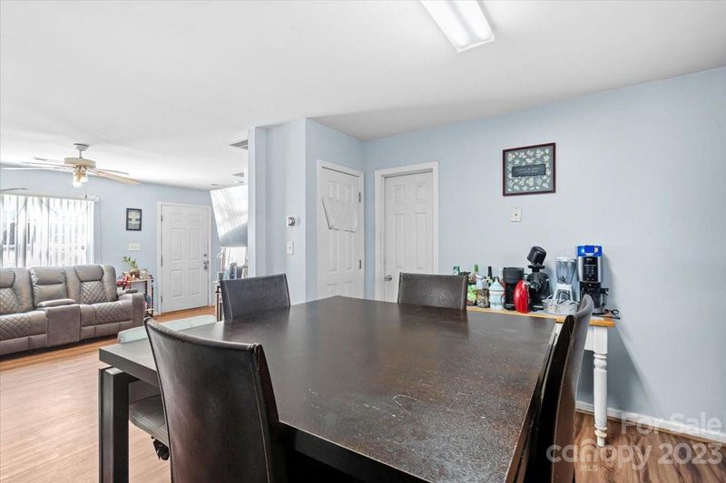 448 Dawn Cir, Charlotte, NC 28213