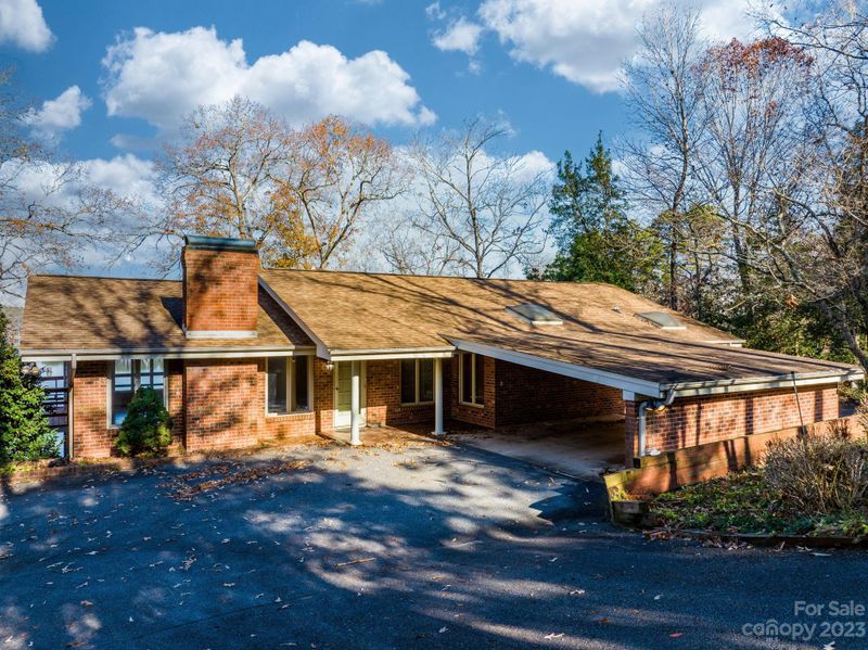 4125 5th St NW, Hickory, NC 28601