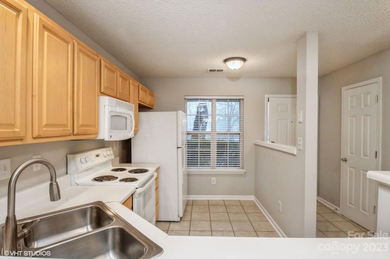 8334 Rudolph Rd, Charlotte, NC 28216