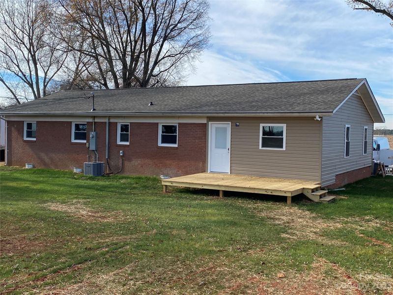 466 E Lackey Farm Rd, Stony Point, NC 28678