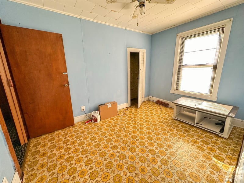 501 Birch St, Lowell, NC 28098