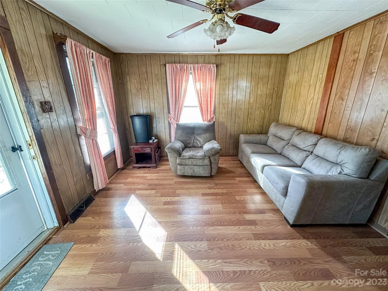 501 Birch St, Lowell, NC 28098