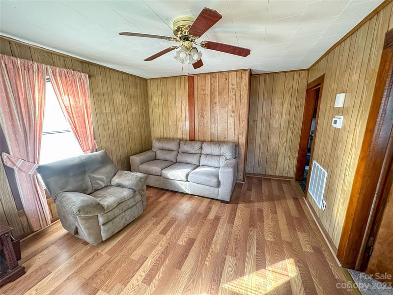 501 Birch St, Lowell, NC 28098