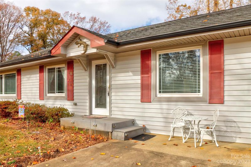 122 Spring Shore Rd, Statesville, NC 28677