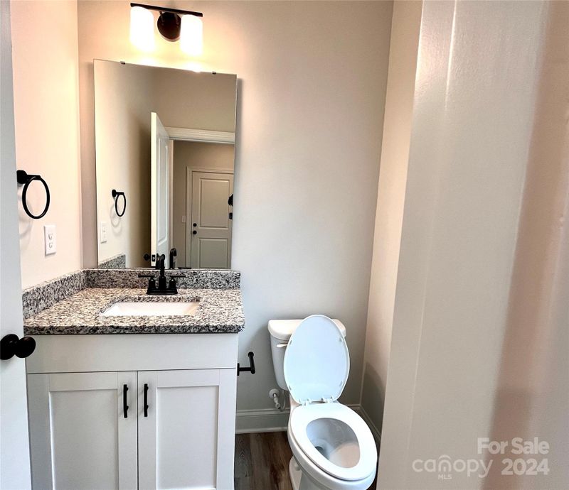 241 Mills Ave, Troutman, NC 28166