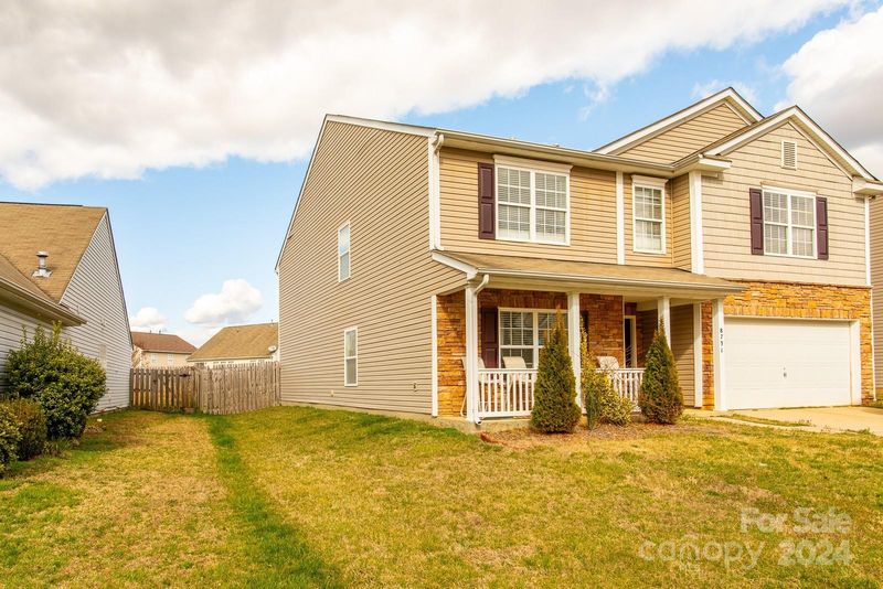 8731 Chalkstone Rd, Charlotte, NC 28216