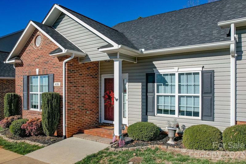 4186 Pickering Dr, Hickory, NC 28602