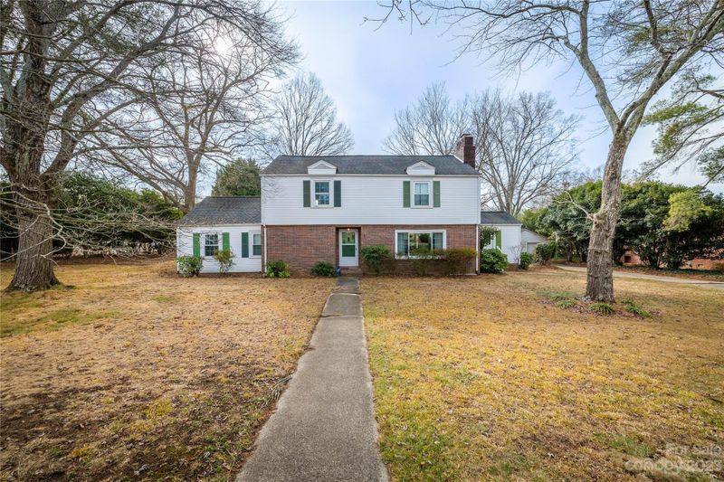 205 11th Ave NW, Hickory, NC 28601