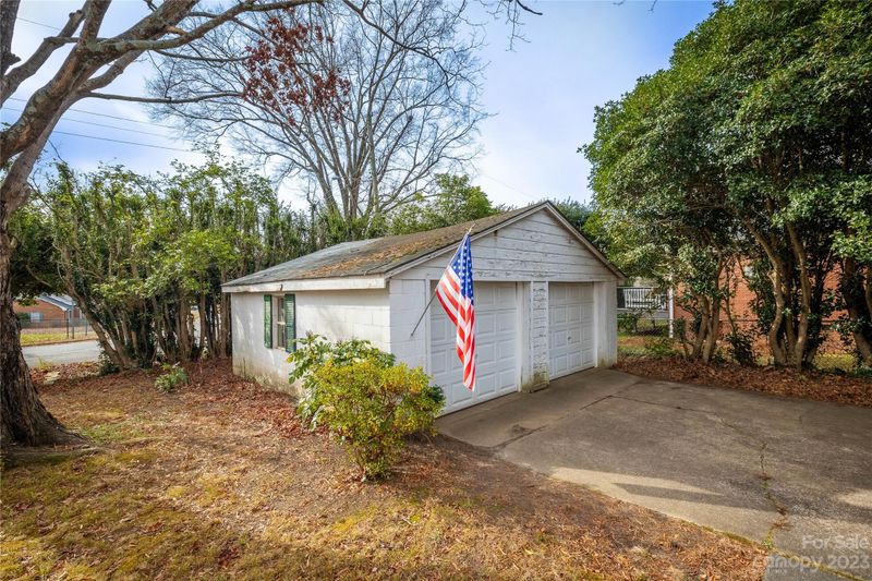 205 11th Ave NW, Hickory, NC 28601