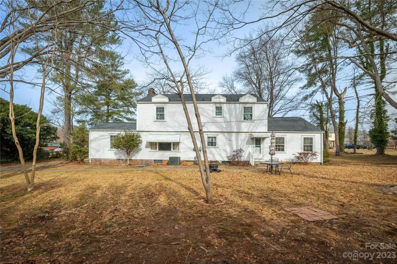 205 11th Ave NW, Hickory, NC 28601