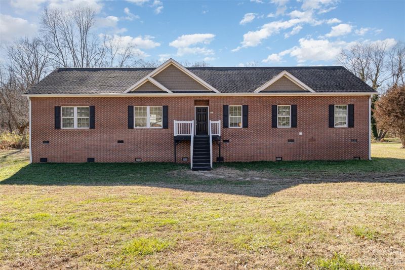 905 13th St, Conover, NC 28613