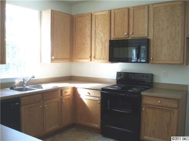 7680 Black Hawk Ln, Tega Cay, SC 29708