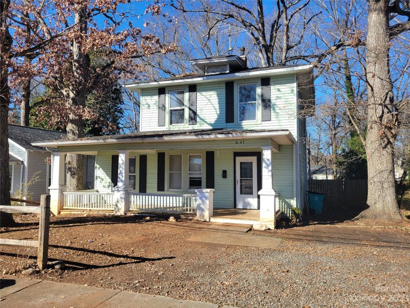 647 E Front St, Statesville, NC 28677