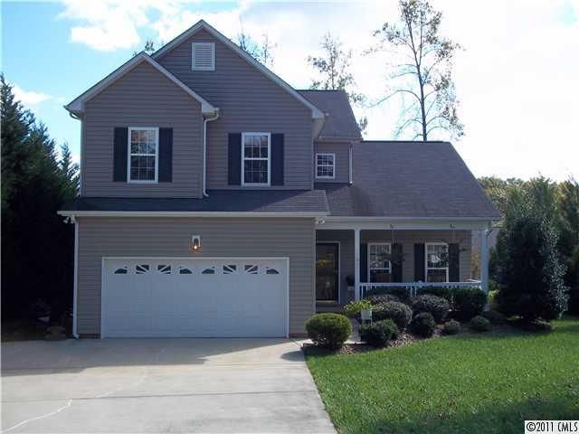 105 W High Ridge Ct, Mount Holly, NC 28120