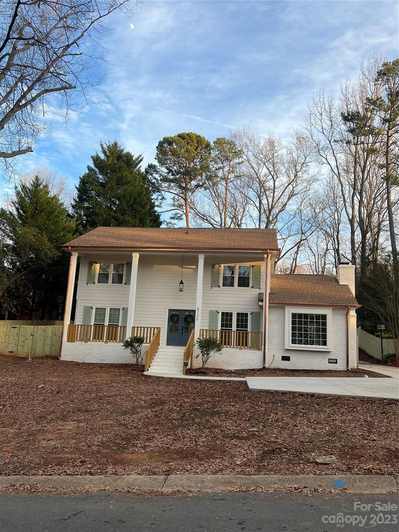 8136 Cliffside Dr, Charlotte, NC 28270