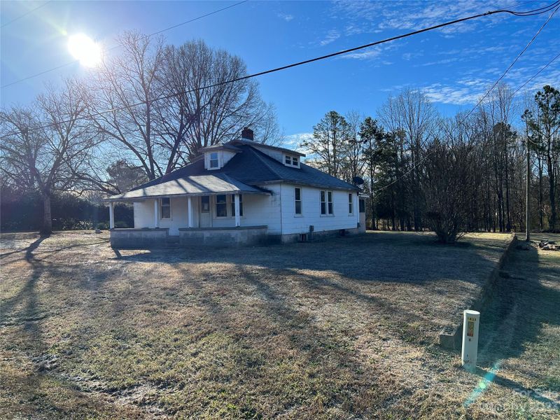 813 Corriher St, Kannapolis, NC 28081