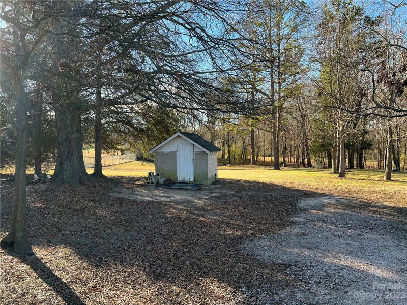 813 Corriher St, Kannapolis, NC 28081