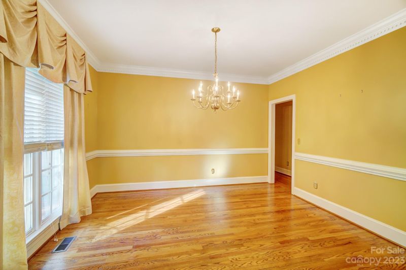 2800 Oxborough Dr, Matthews, NC 28105