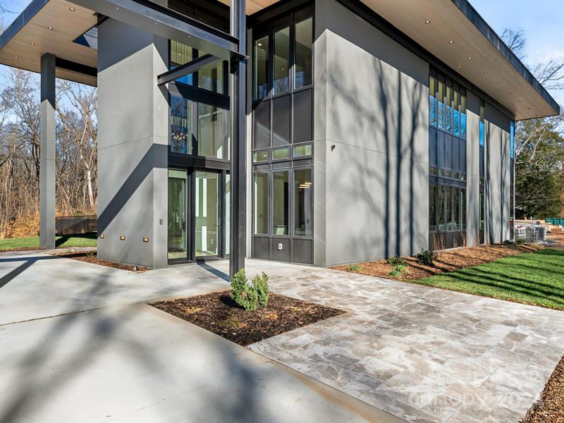 326 Meadowbrook Rd, Charlotte, NC 28211
