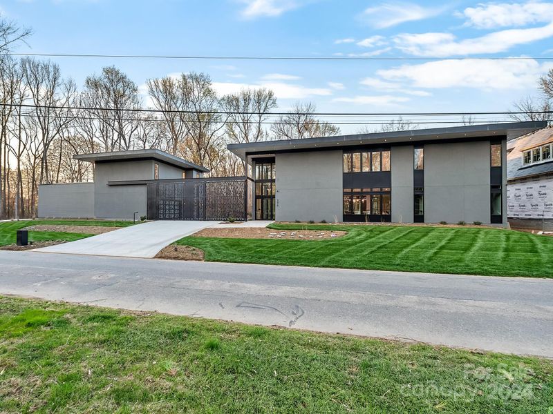 326 Meadowbrook Rd, Charlotte, NC 28211