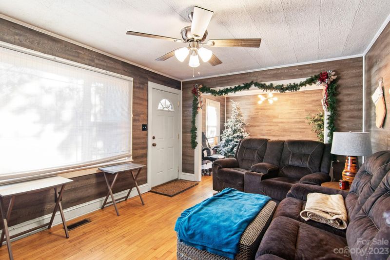 320 E Herman St, Newton, NC 28658