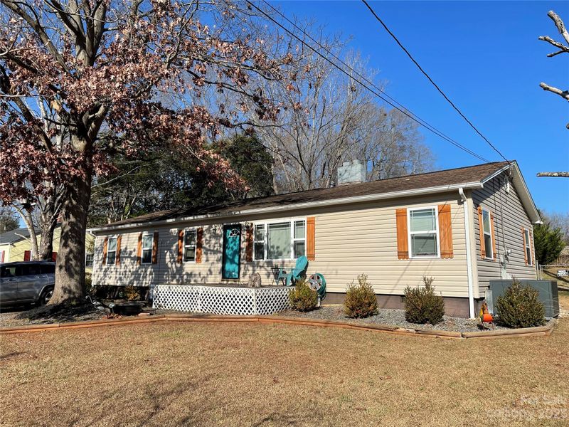 320 E Herman St, Newton, NC 28658