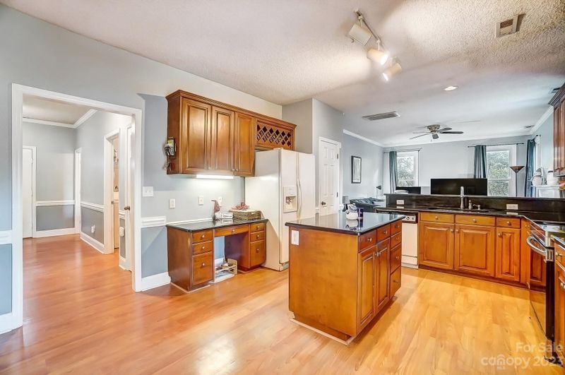 20315 Willow Pond Rd, Cornelius, NC 28031