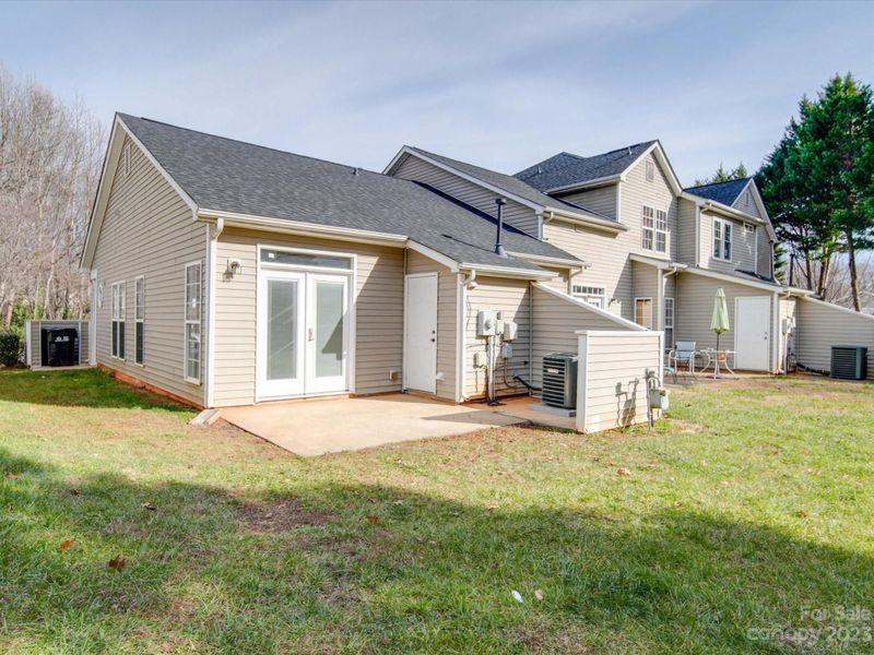 1144 Phil Oneil Dr, Charlotte, NC 28215