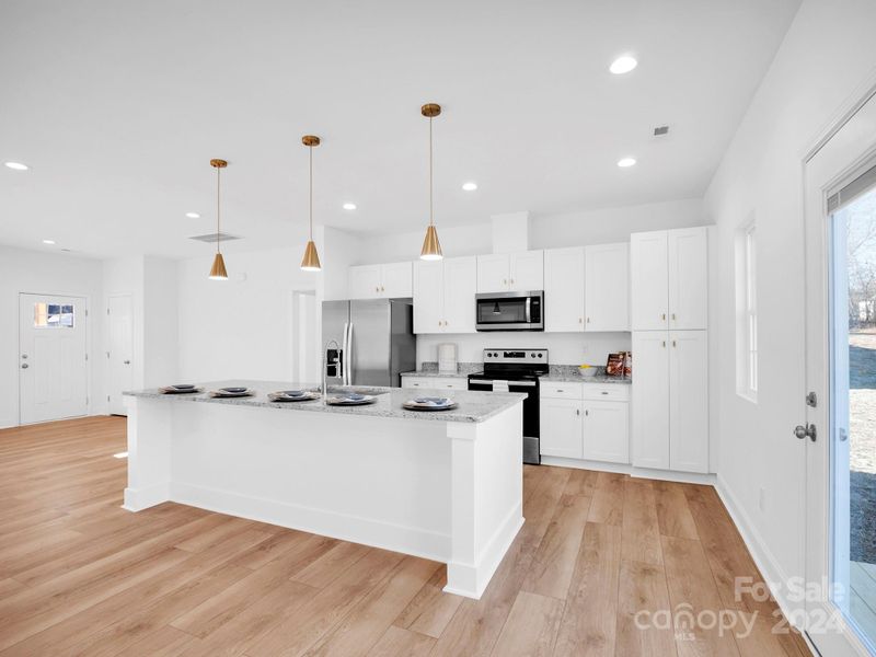 2140 14th Ave SW, Hickory, NC 28602