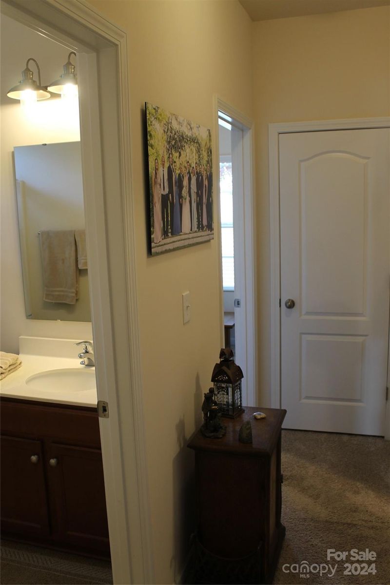 111 Willow Valley Dr, Mooresville, NC 28115
