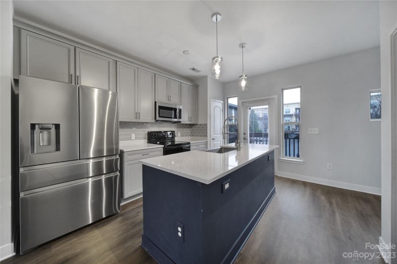 728 Seigle Point Dr, Charlotte, NC 28204