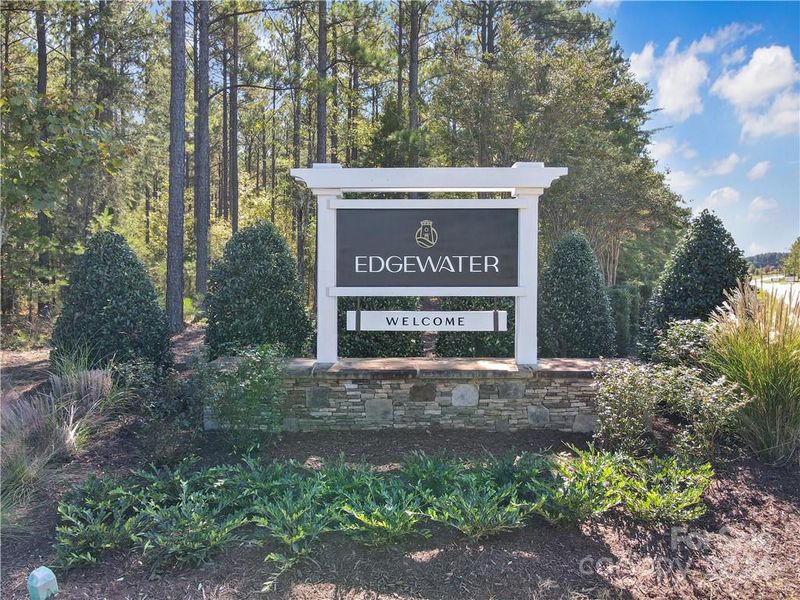 9422 Tradewinds Ct, Lancaster, SC 29720
