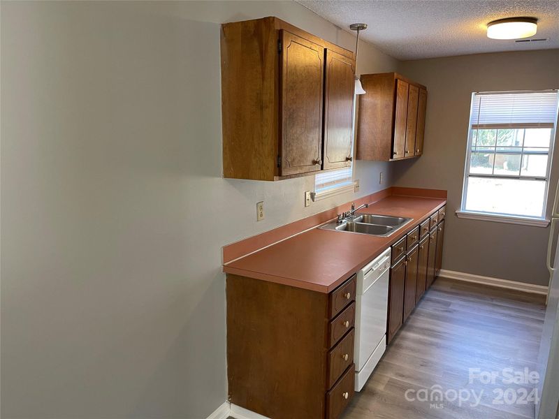 8906 Milton Morris Dr, Charlotte, NC 28227