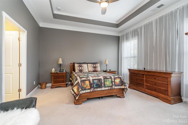 8822 Douglas Palace Ct, Charlotte, NC 28278