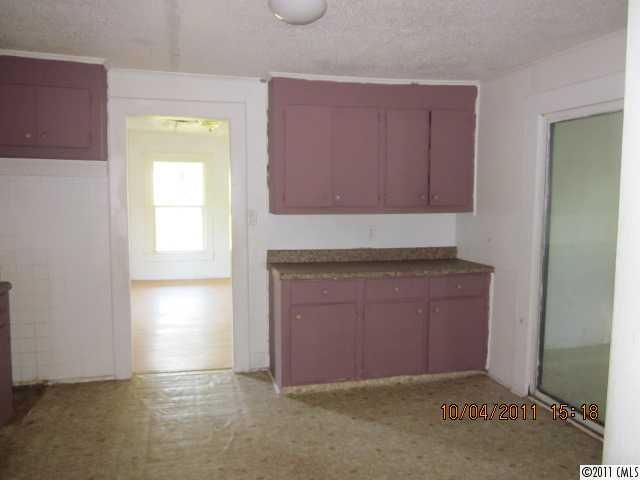 382 SW Fox St, Concord, NC 28025