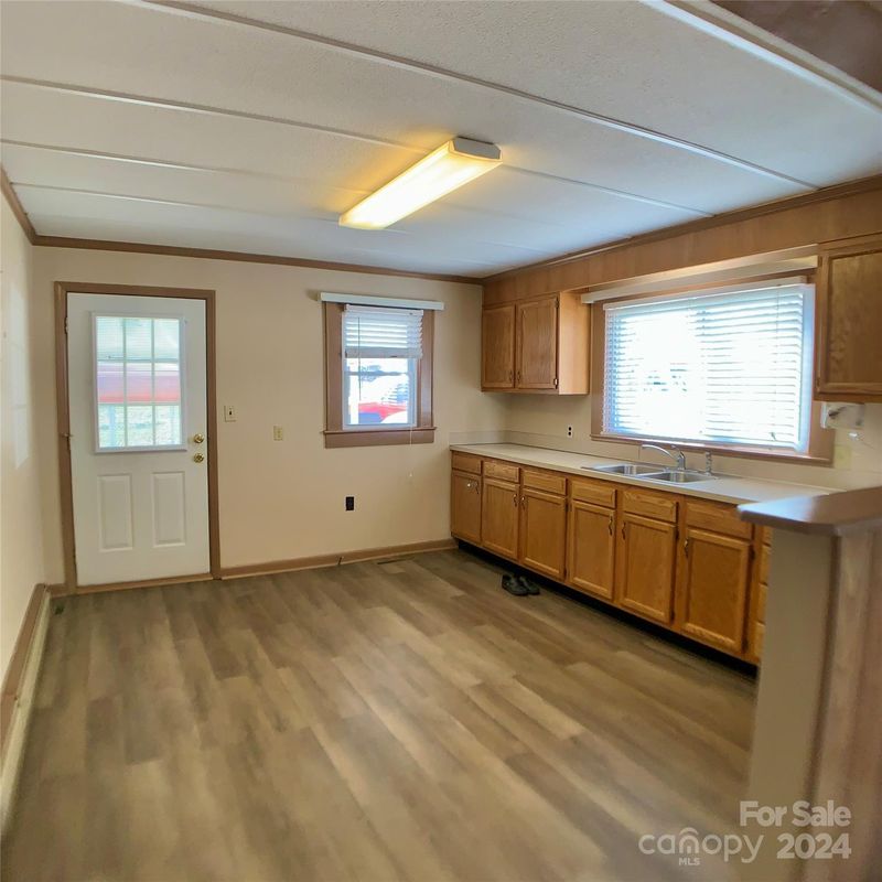 150 Draper Ln, Kannapolis, NC 28081