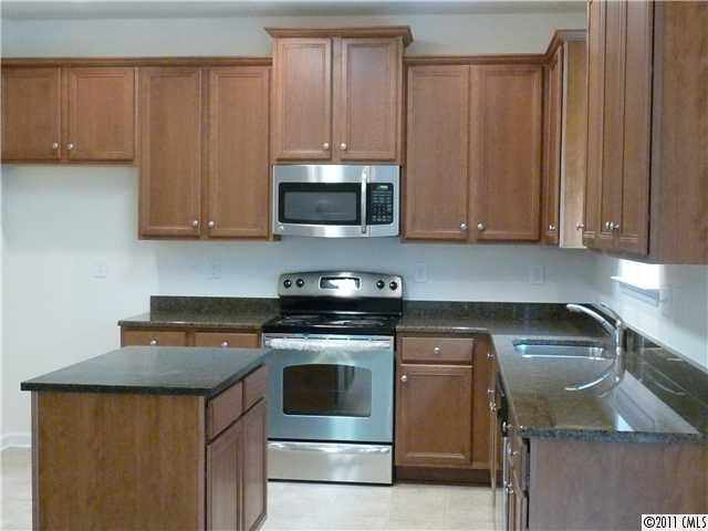 1004 Bungalow Dr, Matthews, NC 28104