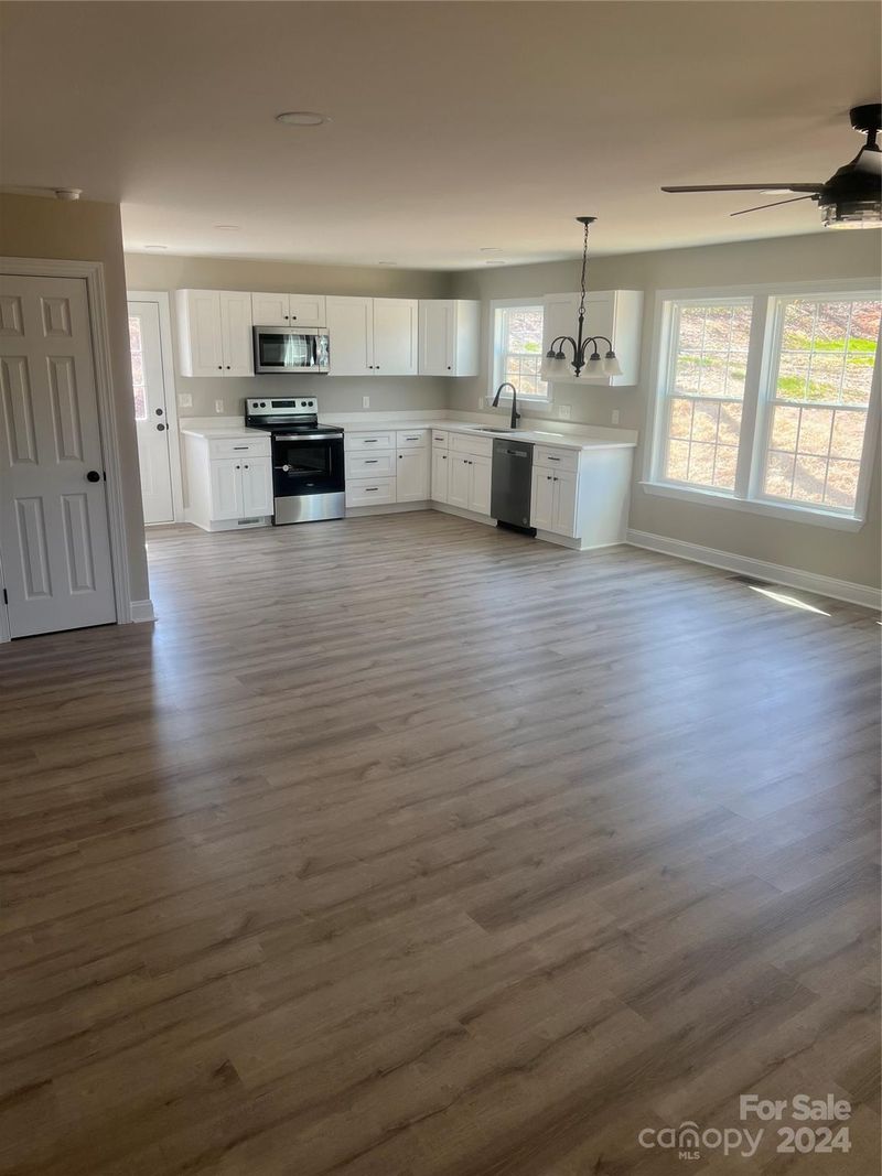 1620 Rollingwood Dr, Kannapolis, NC 28081