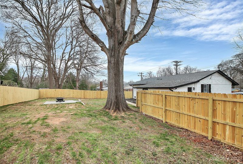 2118 Milton Rd, Charlotte, NC 28215