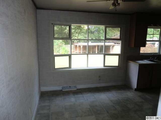 1508 Ranch Rd, Charlotte, NC 28208