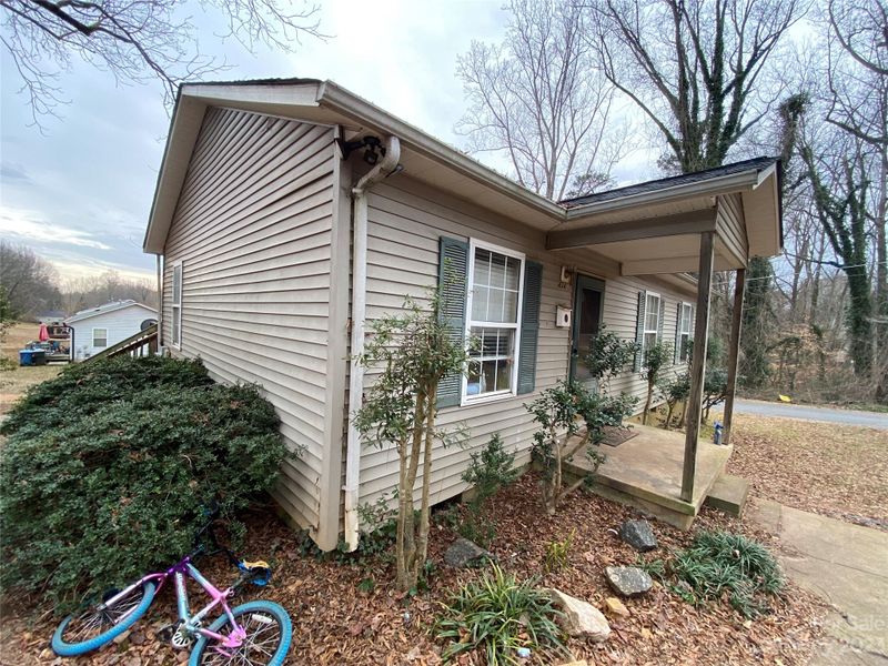 434 8th Ave SE, Hickory, NC 28602