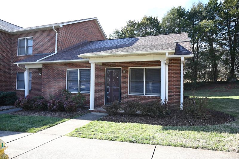 102 Brandywine Dr NE #E6, Conover, NC 28613