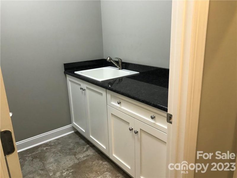 4170 Holly Cir NE, Conover, NC 28613